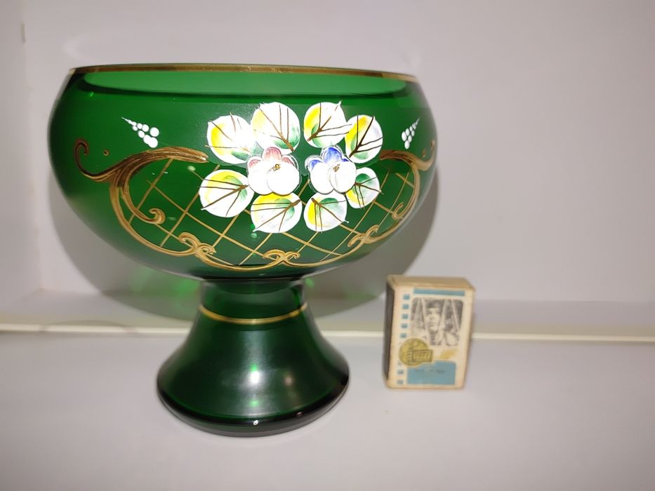 Конфетница из зелёного стекла конфетница зелёное стекло