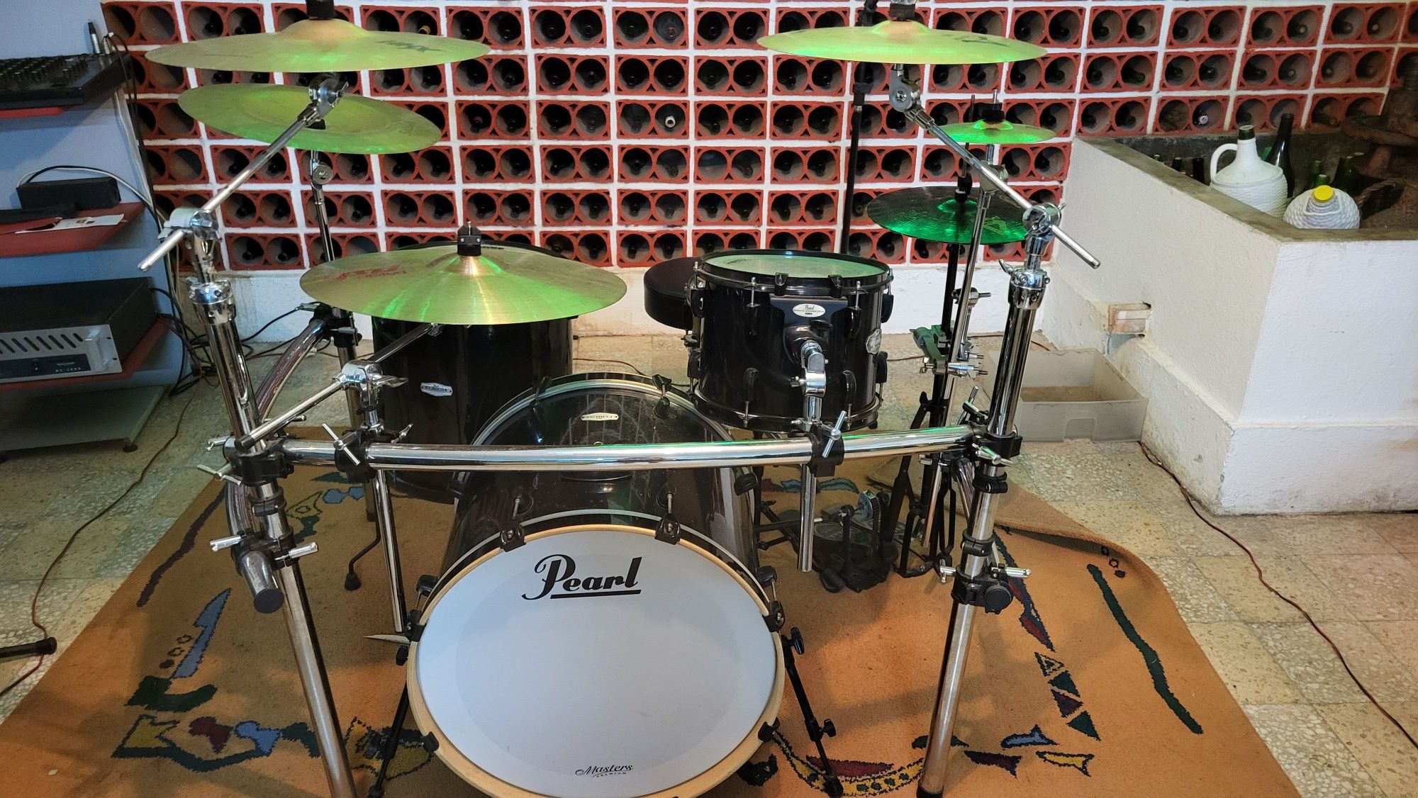 Bateria pearl com pratos e rack