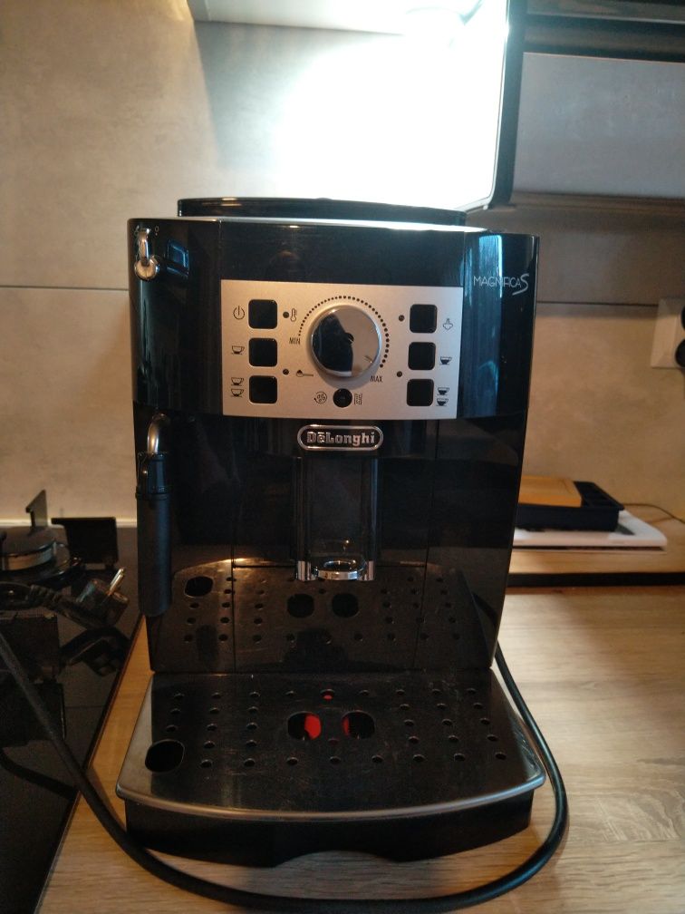 Ekspres do kawy DeLONGHI MAGNIFICA S