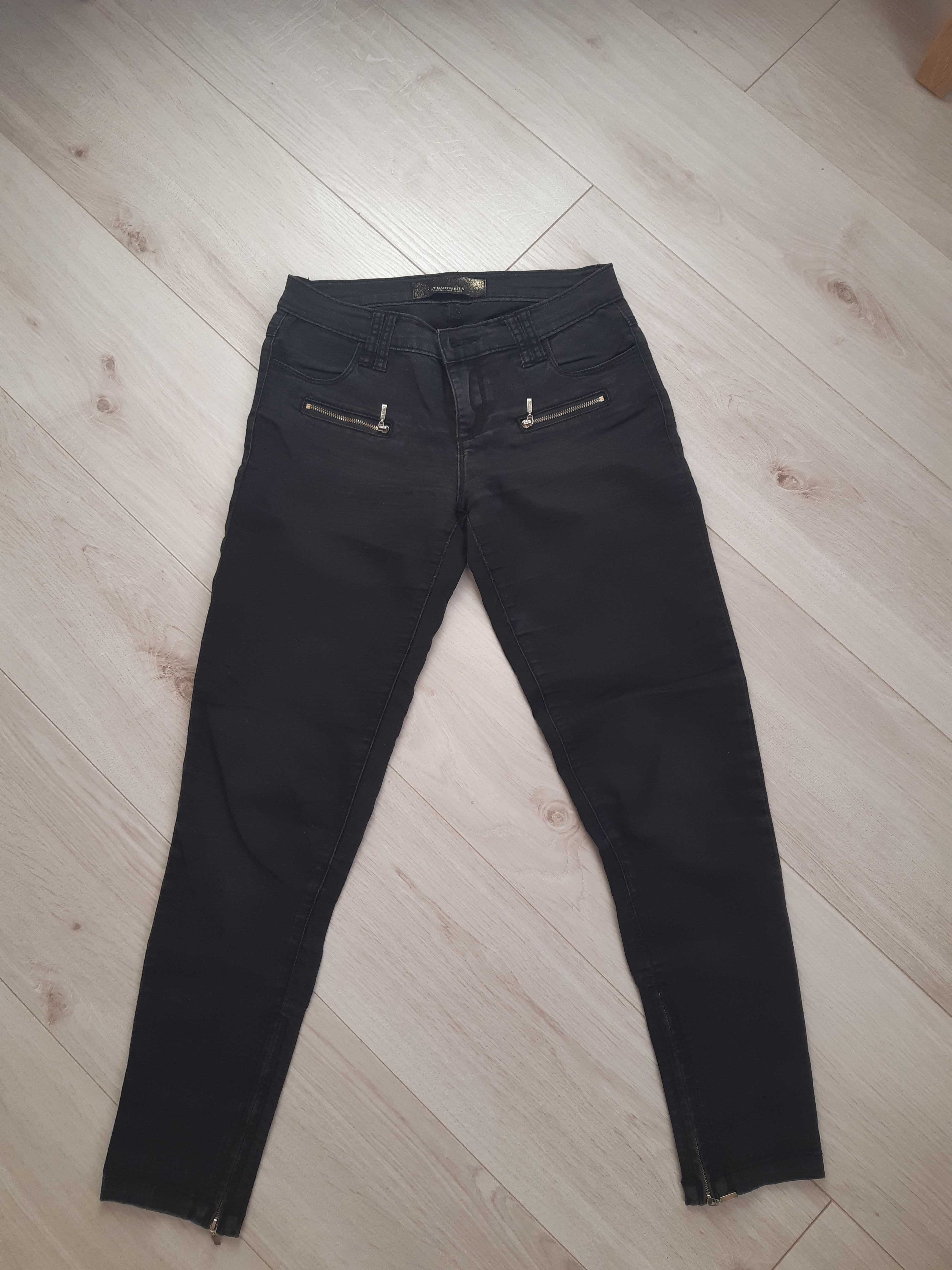 Spodnie jeansy czarne z zamkami na nogawkach Stradivarius 36