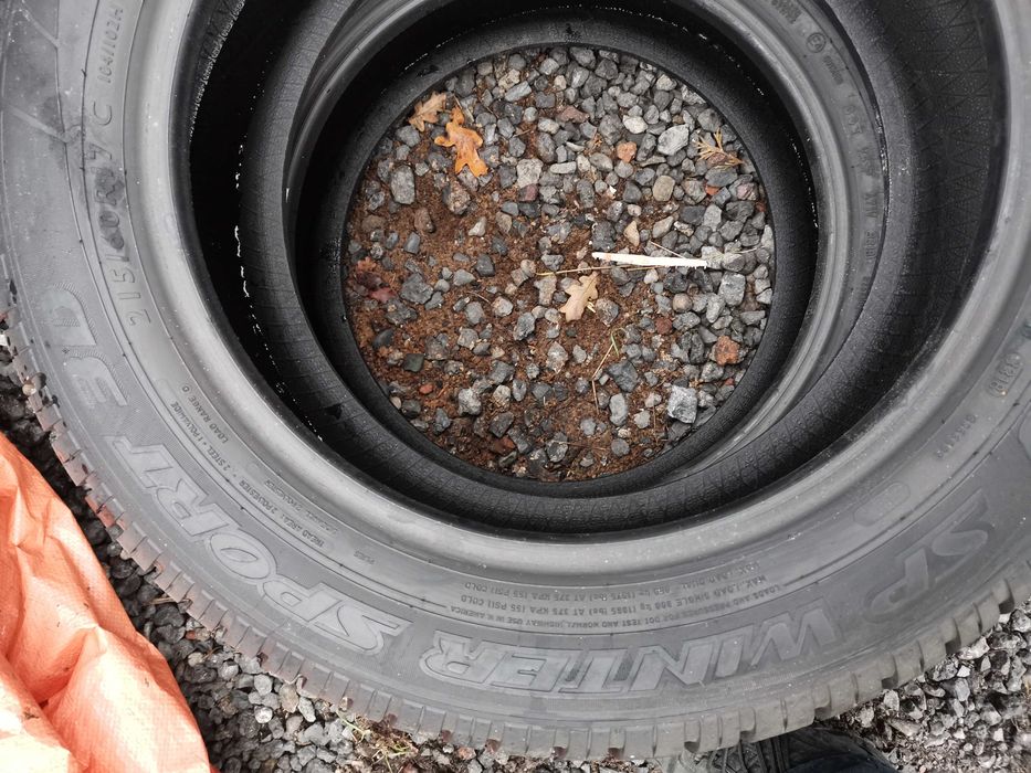 bus zima Dunlop 215/60/17C z 2018r 7mm 2szt