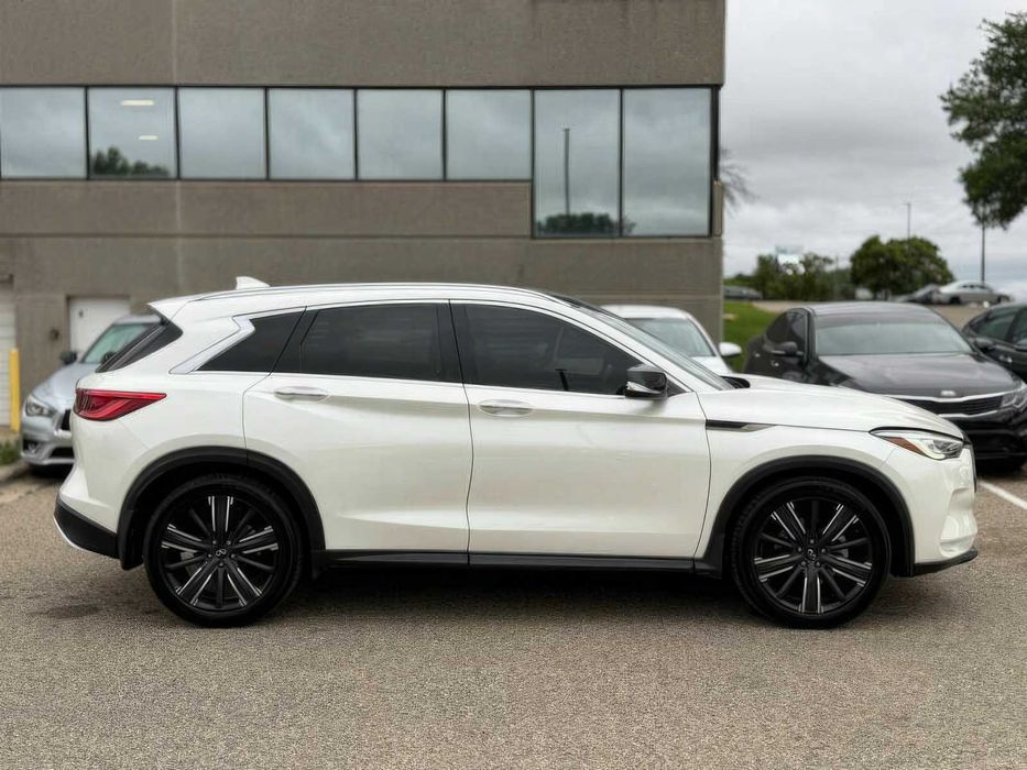 Infiniti QX50 Luxe      2021