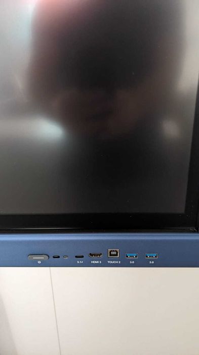 Ecrã interactivo Clevertouch de 65" p/ salas de reuniões e aulas