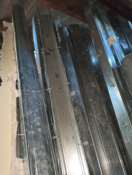 Профиль UW 75 ...2,5м длина. б/у