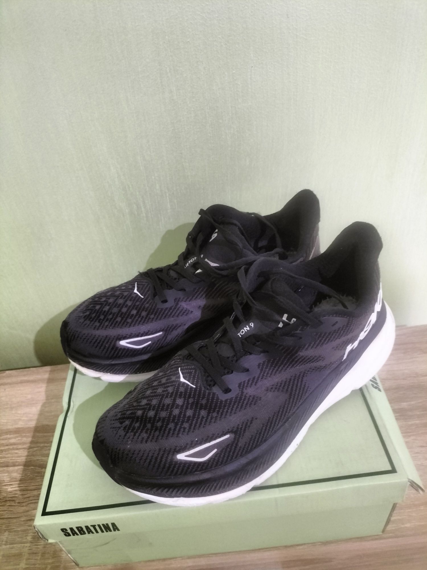 Buty hoka rozm 42 i 2.3