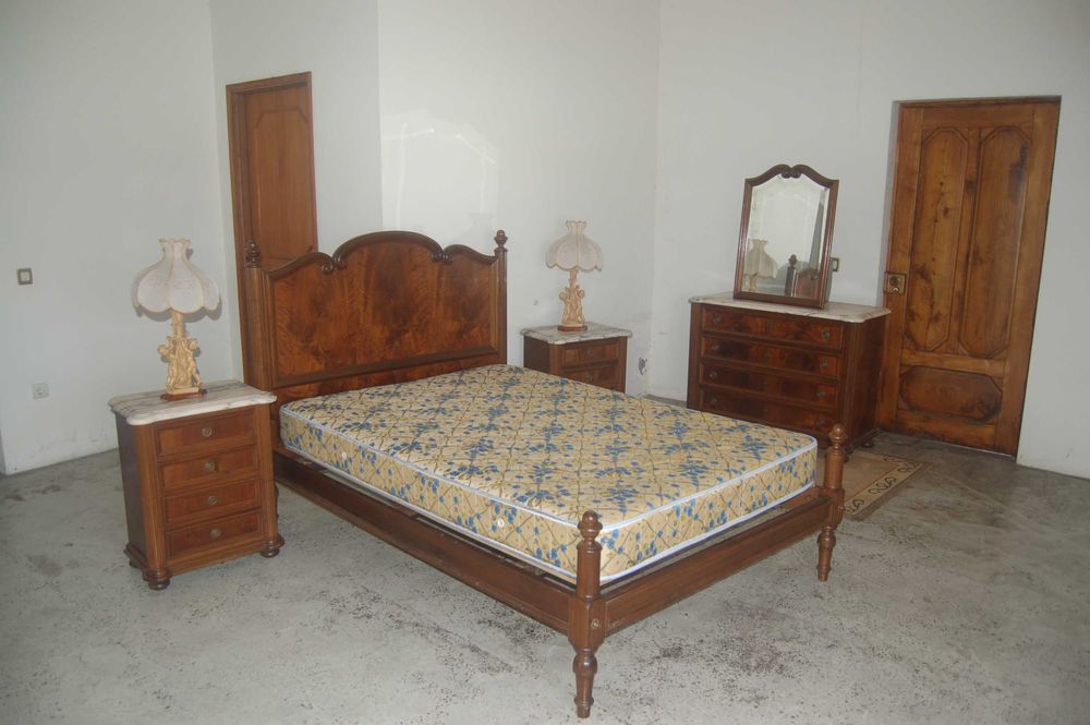 Móveis quarto de casal em madeira de cerejeira