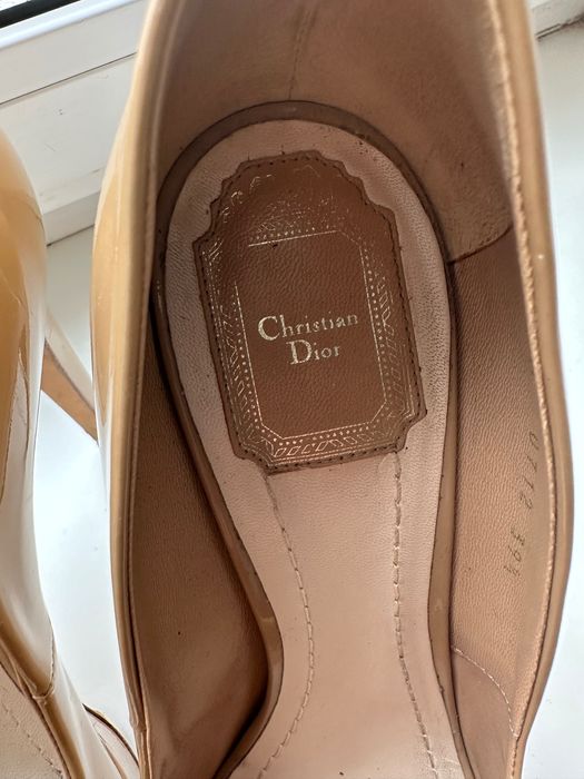 Продам туфлі Dior