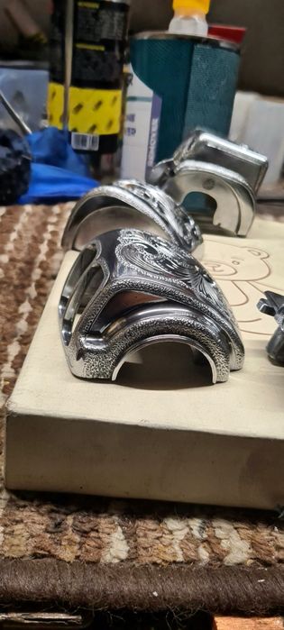 Grawerowane pokrywy sprzęgła ,obudowy przełączników  Harley-Davidson,
