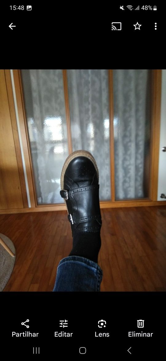 Sapatos tipo loafers mocassin em pele