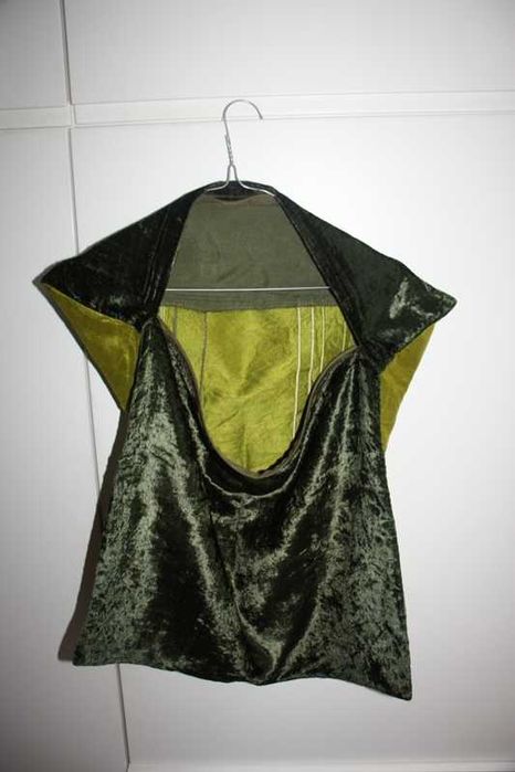 Capa quadrada com vários tons de Verde cetim e veludo ZARA HOME 49 cm