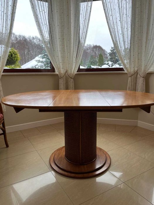 Stół okrągły rozkładany i krzesła WILIMEX