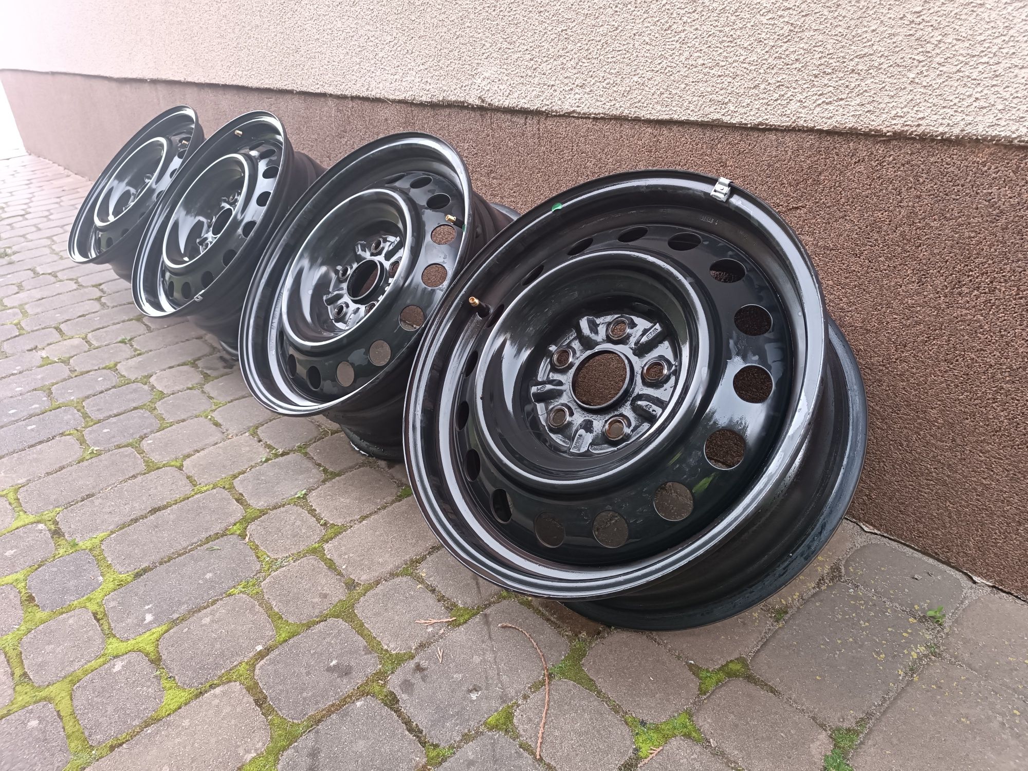 Felgi stalowe Toyota  Auris 6.5" x 16" 5x114.3 ET 45 KOMPLET