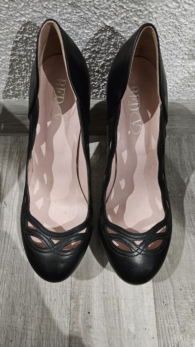 Buty na obcasie czółenka RED VALENTINO roz 39