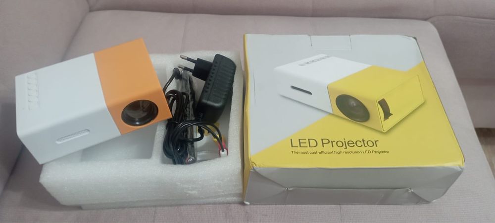 LED Projector- projekcja przednia