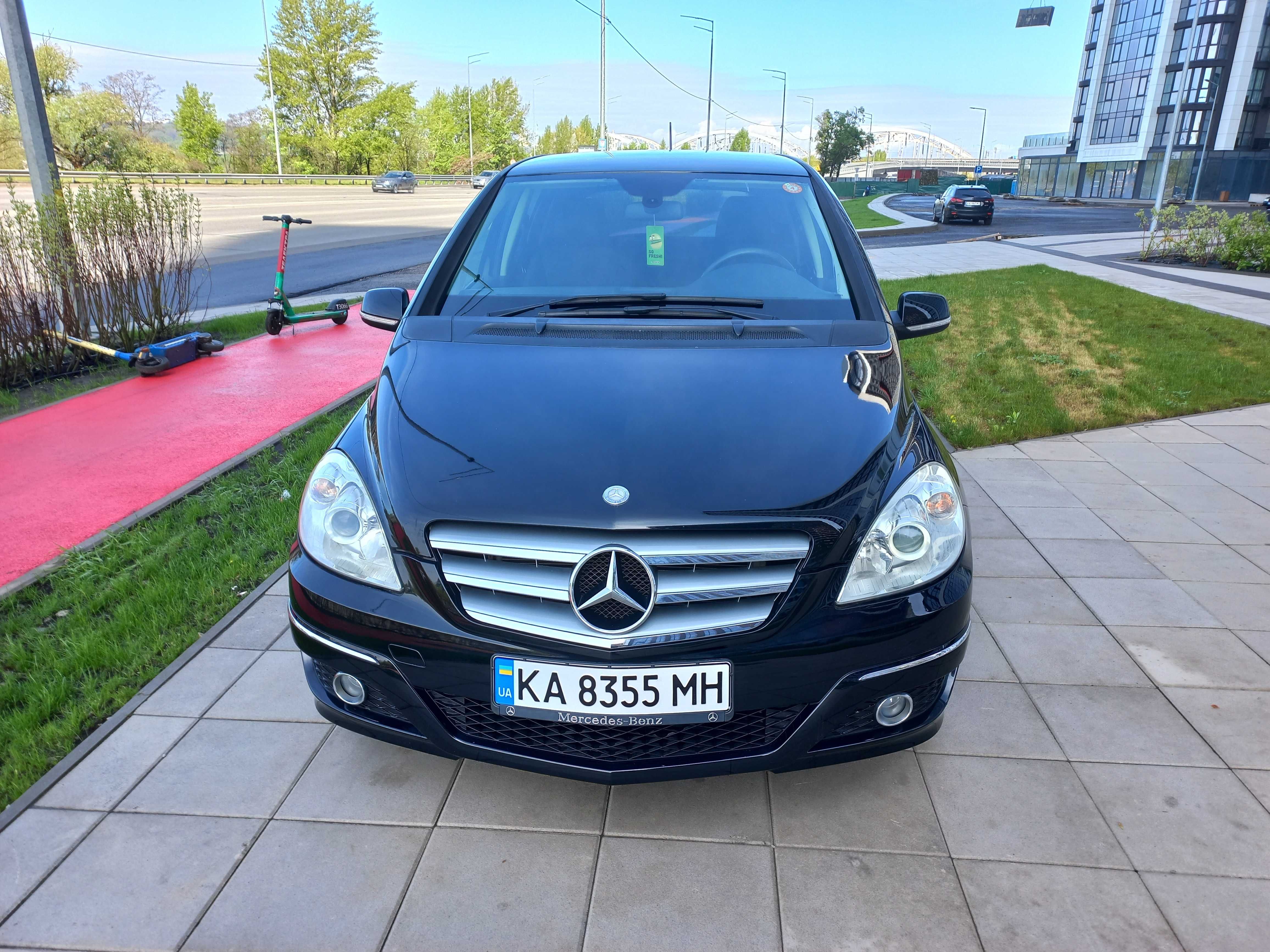 Продам Mercedes-Benz  B-180 49 т. км.