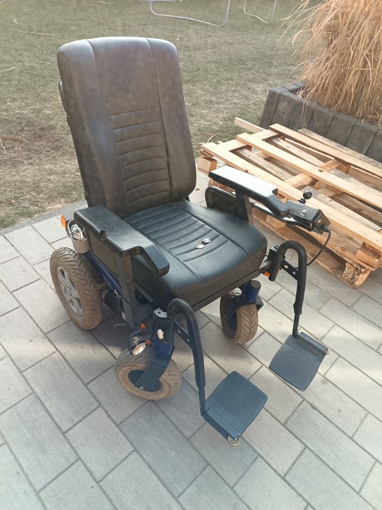 Wózek inwalidzki elektryczny