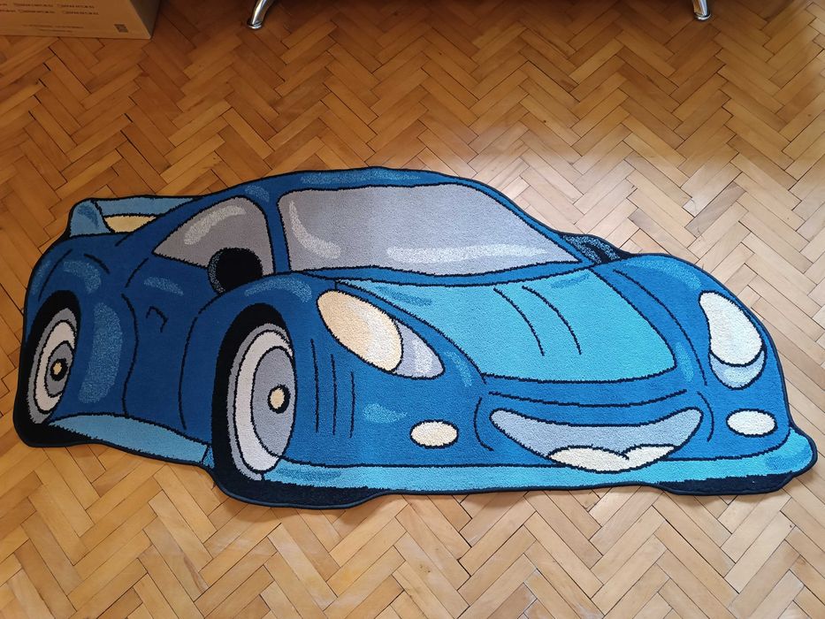 Dywan dziecięcy, auto niebieskie, samochód na ścianę, podłogę