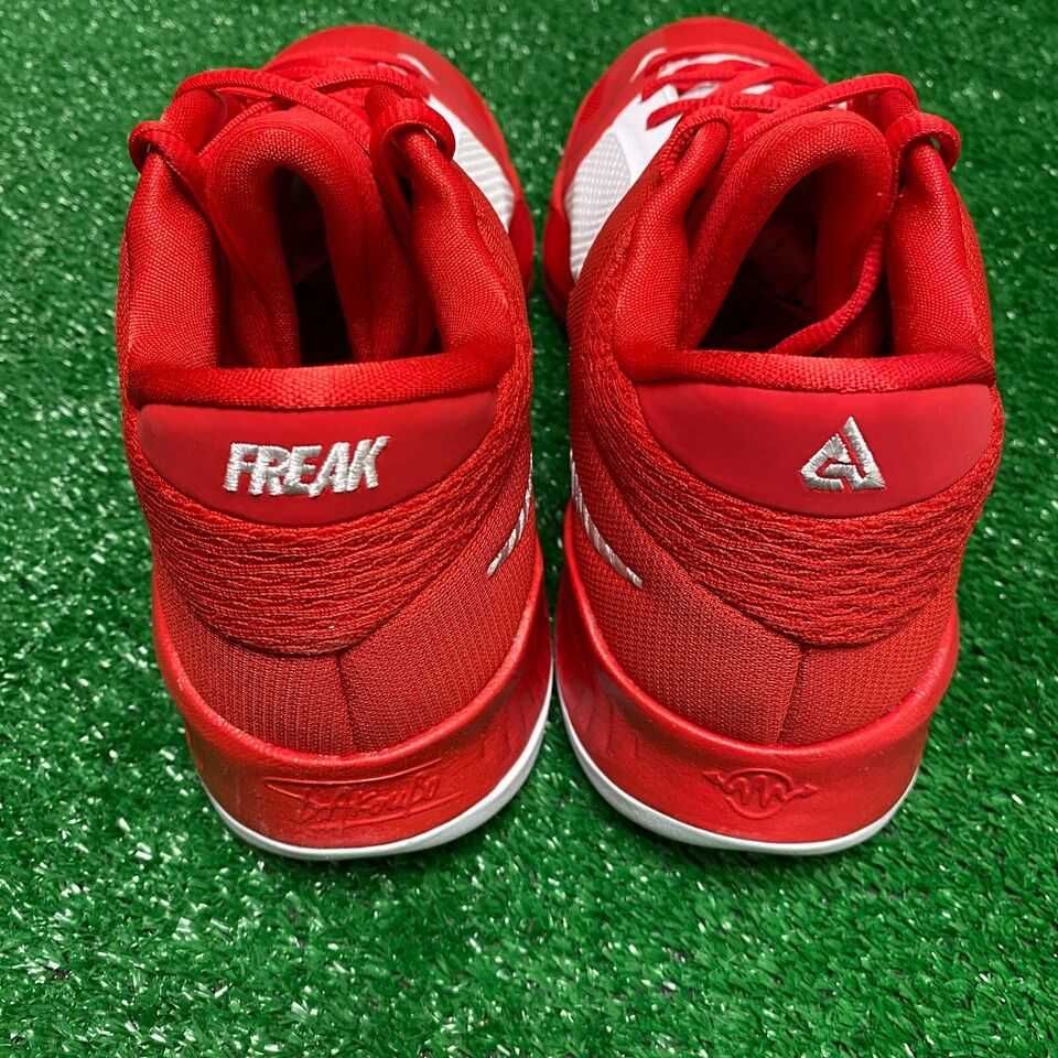 Баскетбольні кросівки Nike Freak 4 "University Red". Оригінал, 45р