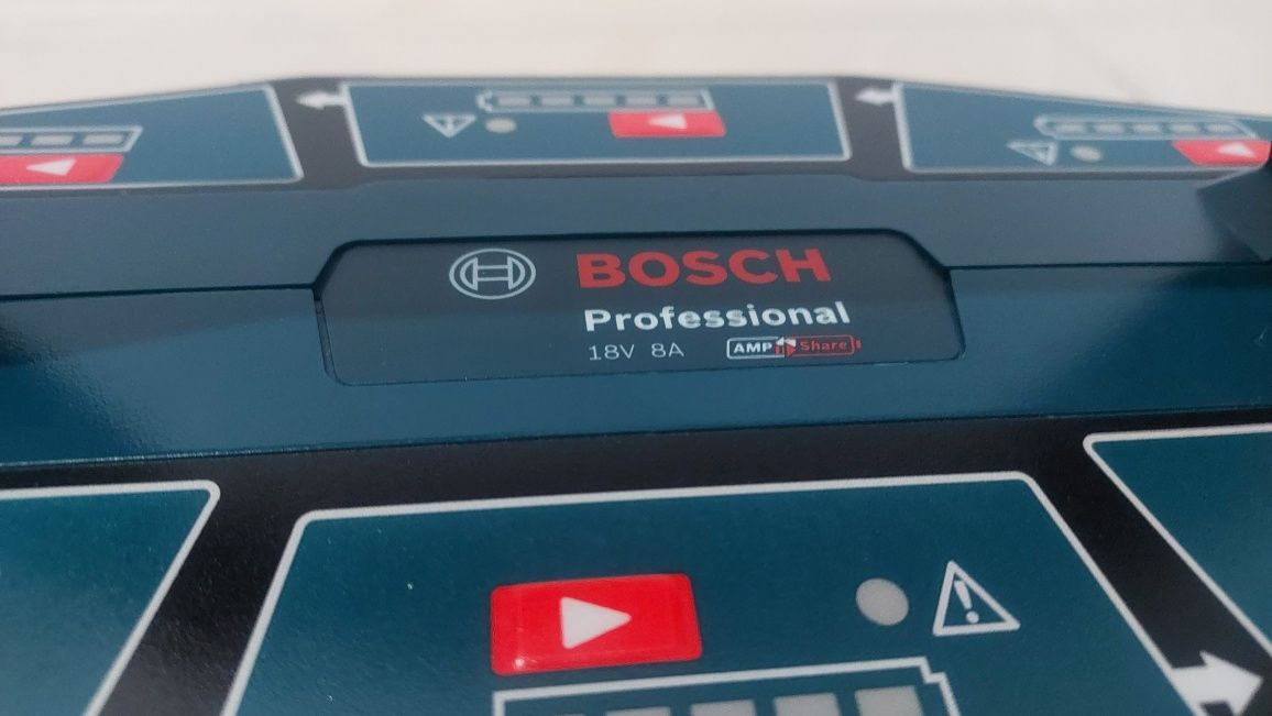 Зарядное устройство Bosch Professional GAL 18V6-80