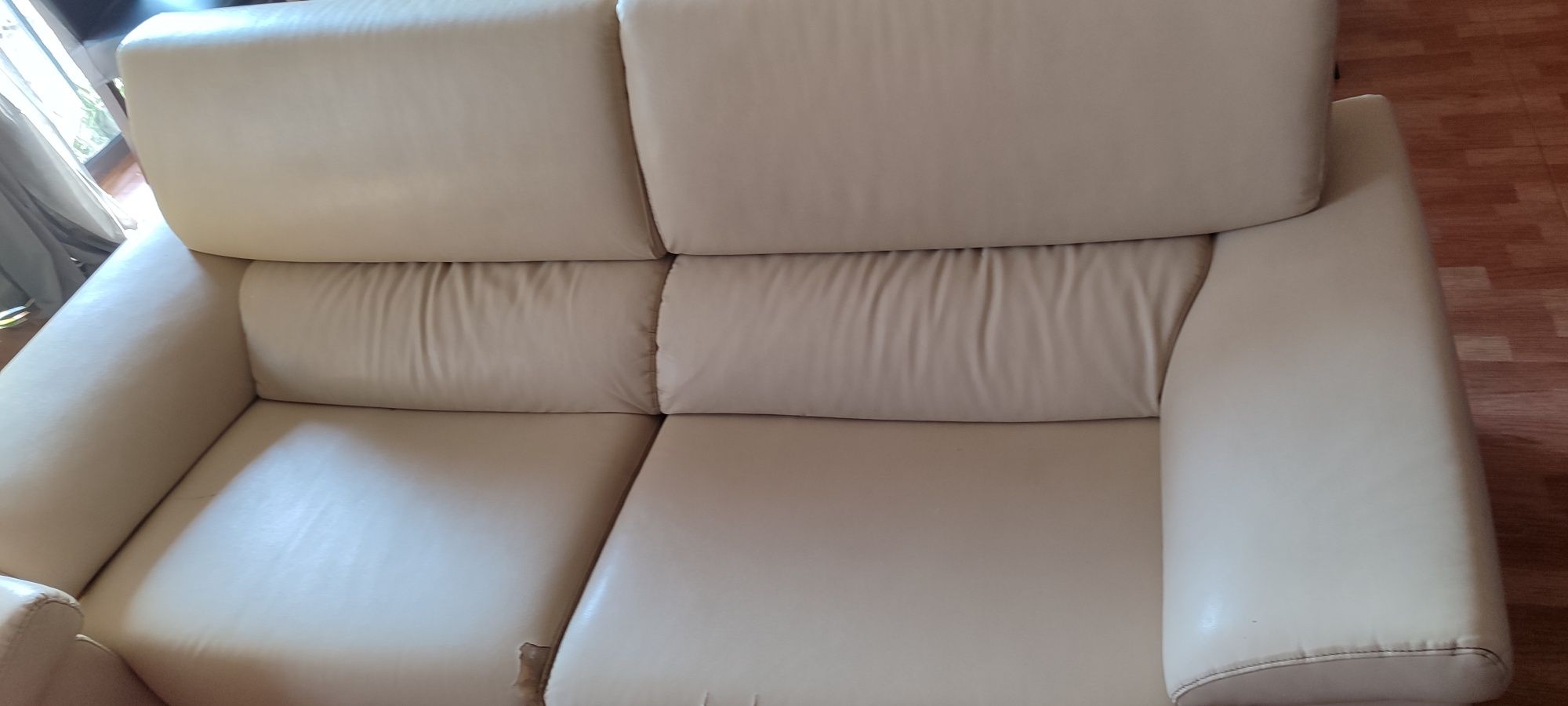 Vendo dois sofás 3 lugares +2 lugares