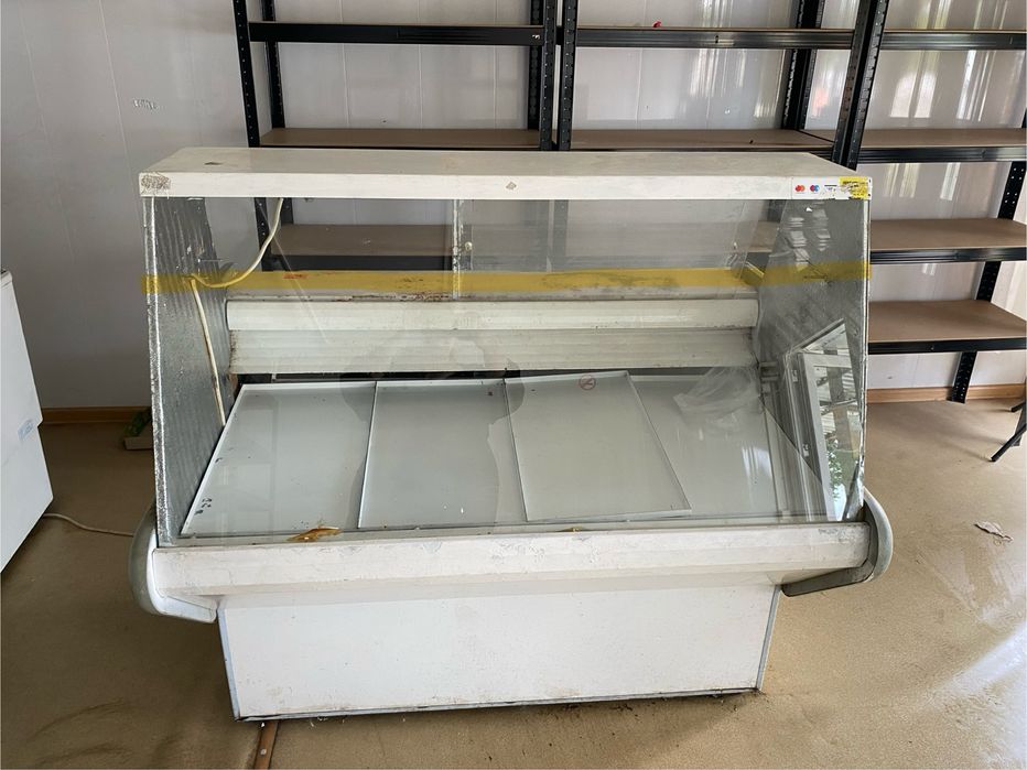 Витринный холодильник (холодильник для колбасы)