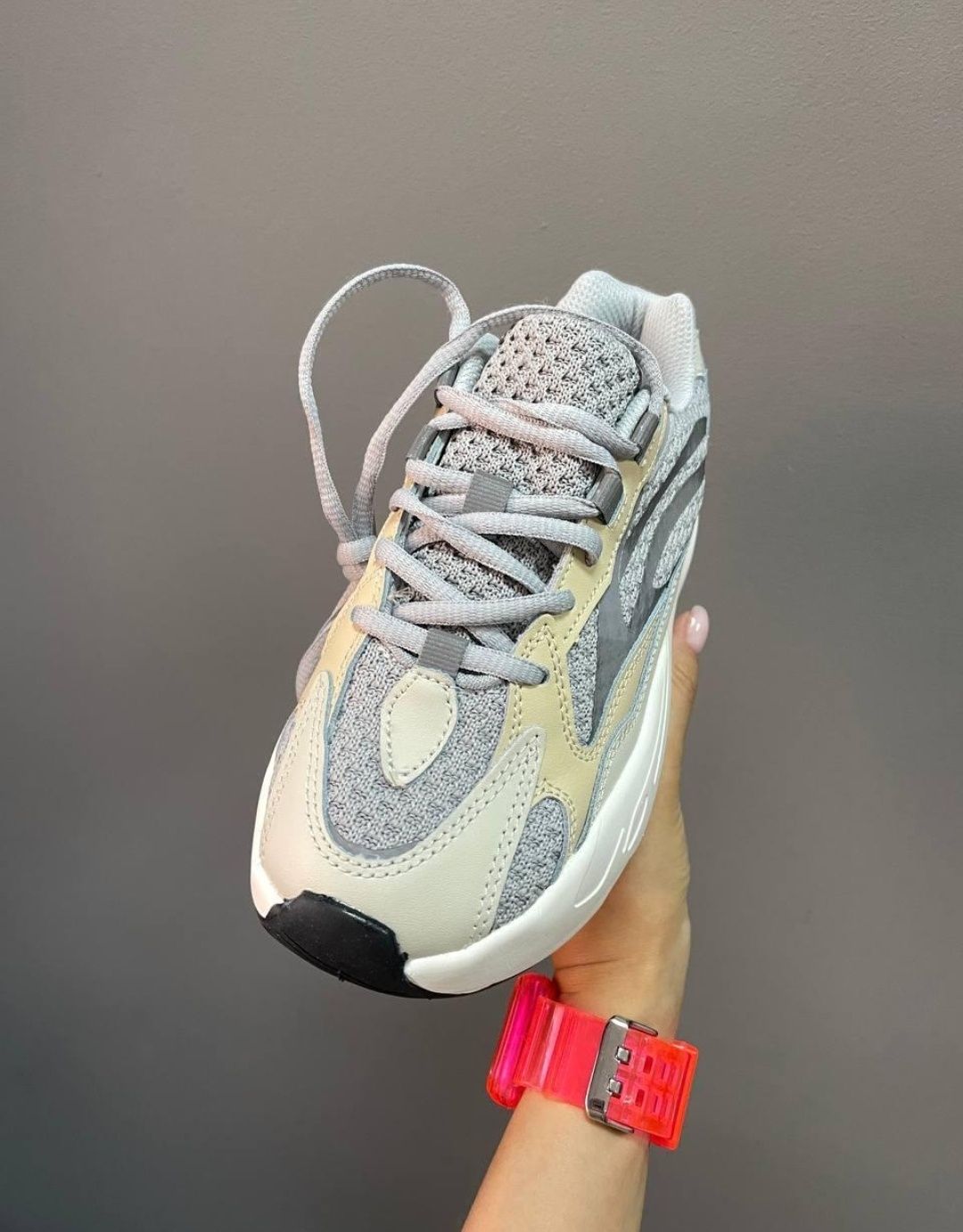 Акція-30%Кросівки Adidas Yeezy Boost 700 V2