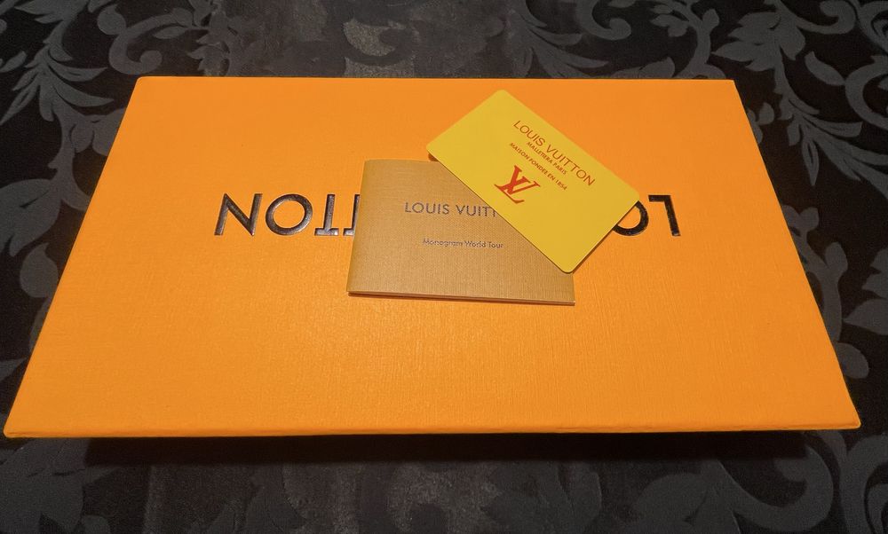 Chinelos Louis Vuitton