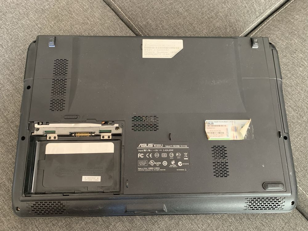 Laptop ASUS uszkodzony