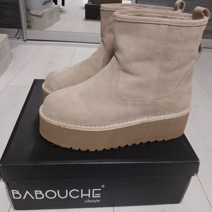 Продам Уггі натуральні нові!