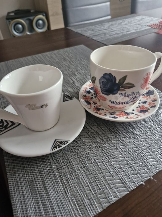 Filiżanka na prezent walentynkowy kwiaty gratis druga filiżanka