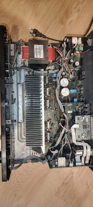 Amplituner Sony 5.1 HDMI STR-DG520