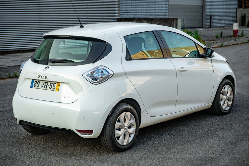 RENAULT ZOE LIFE 41 kWh C/IVA DEDUTIVEL C/ BATERIAS PROPRIAS