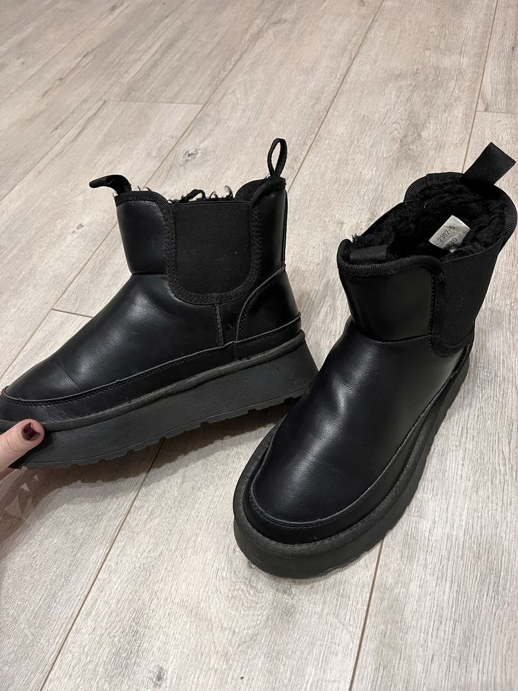Ботинки типу UGG