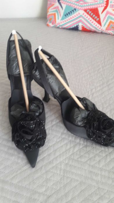 Нові чорні туфлі босоніжки Mango 38 р сатинові з квіткою