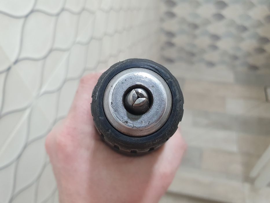 Дриль шурупокрут Black&Decker