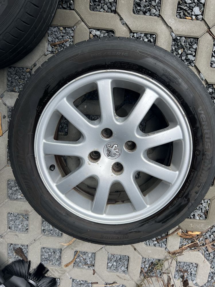 Opony letnie  Hankook 195/55 R16 z oryginalnymi alufelgami Peugeot