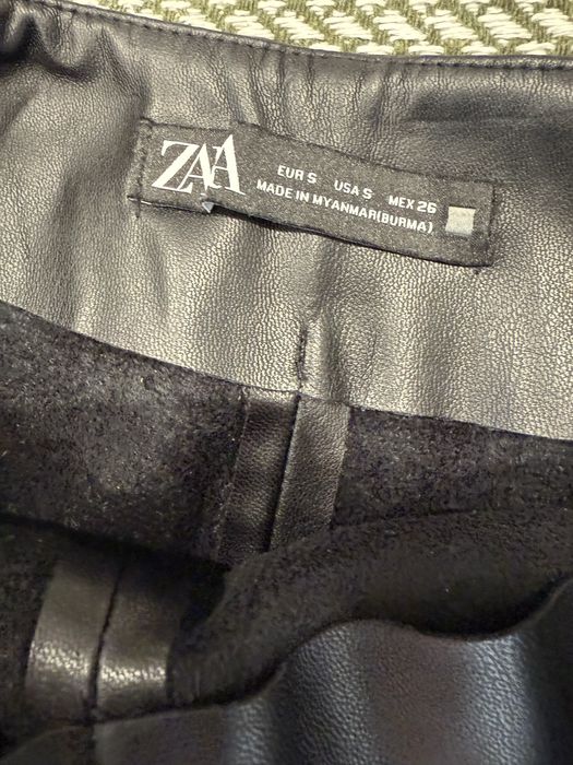 Продам шкіряні шорти Zara