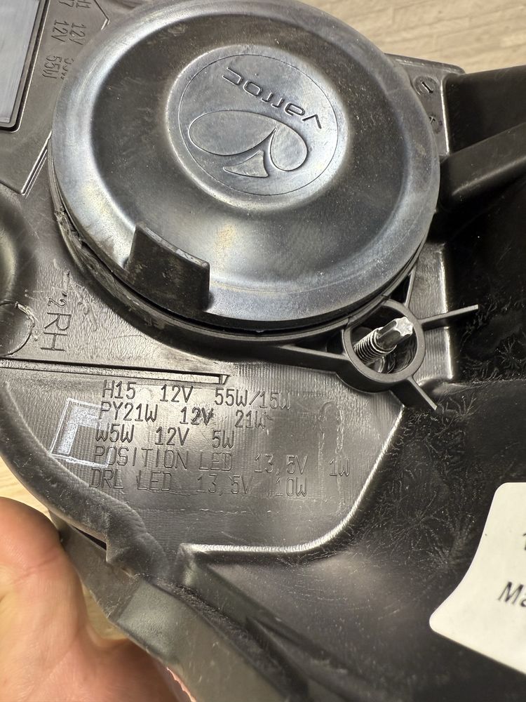 Фара Hella передня Ford fiesta MK6 2008-2017 права (пасажир)