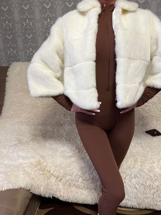 Шубка біла нова!