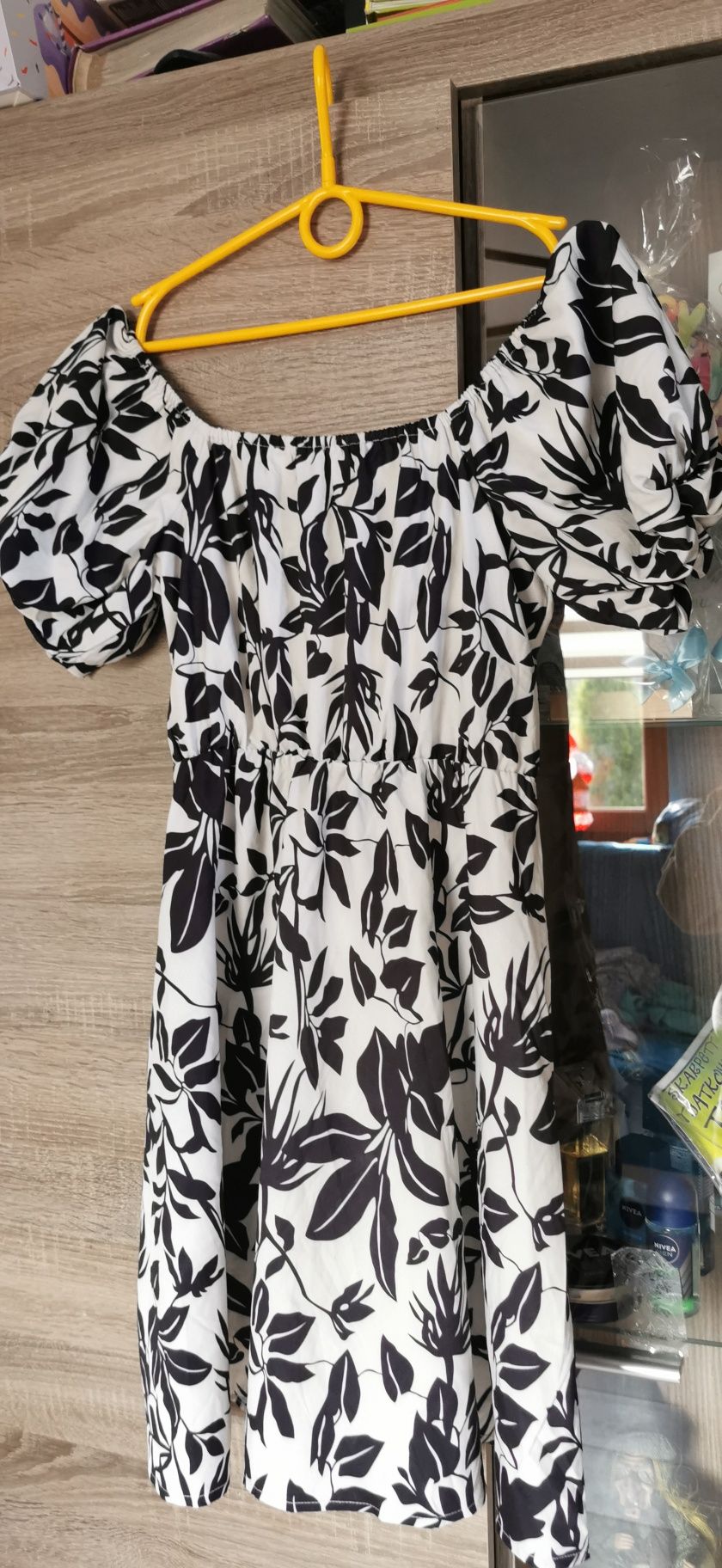 Sukienka letnia elegancka plecy wiązane 36