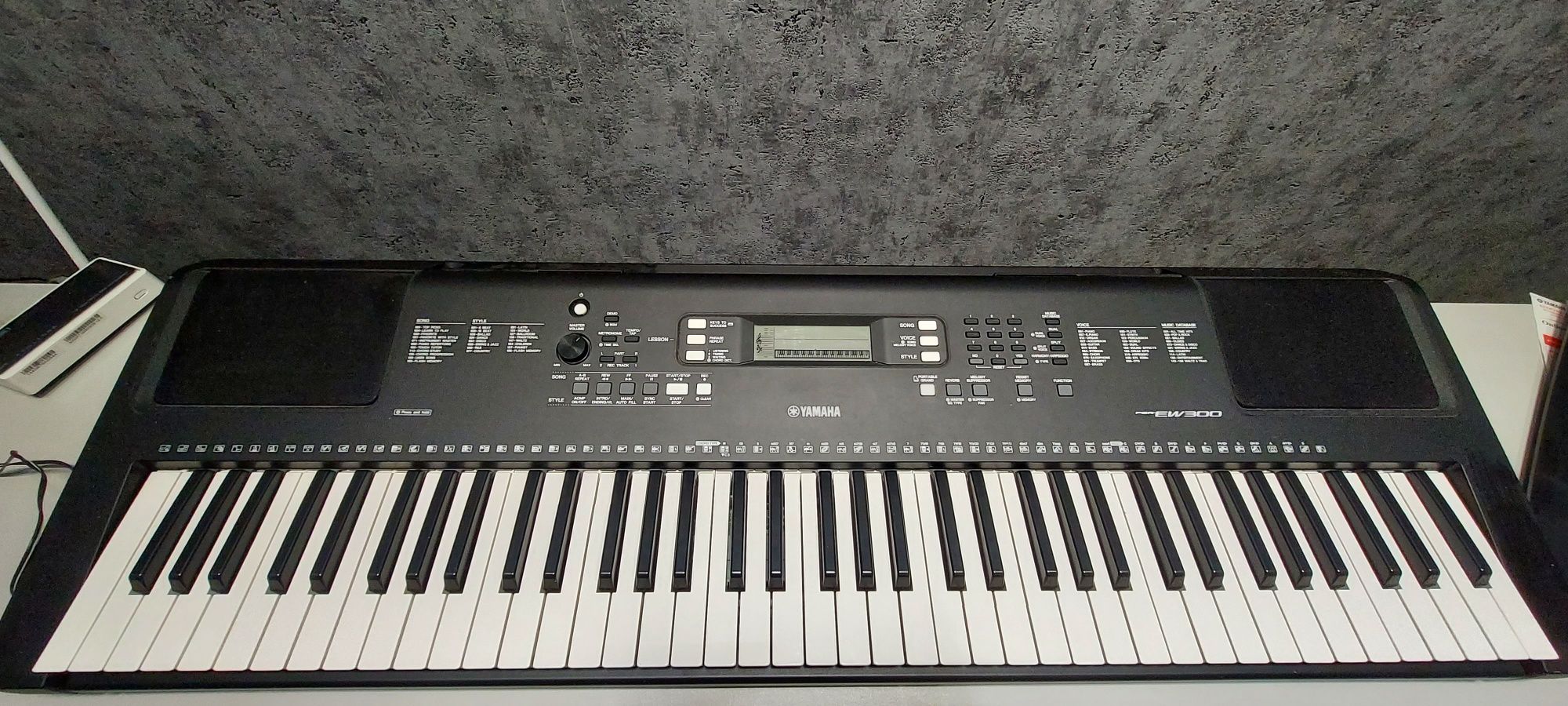 Yamaha psr EW300