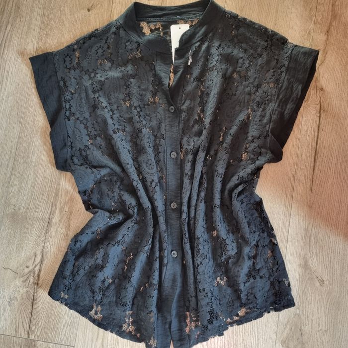 Nowa koronkowa bluzka z metką