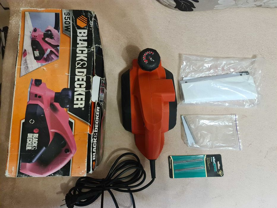 Рубанок Black&Decker KW712