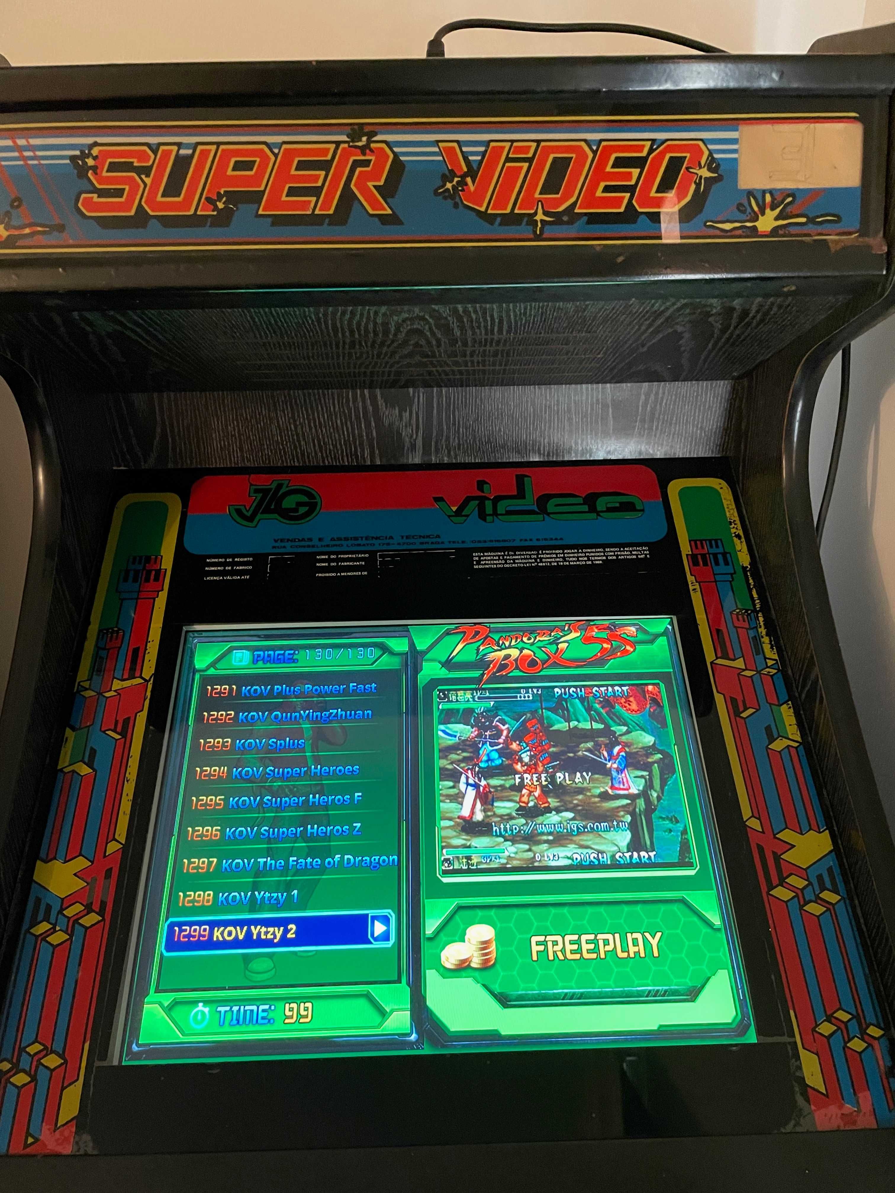 Máquina Arcade com 1299 Jogos