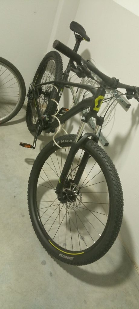 Bicicleta em excelente estado. Pouquíssimo usada