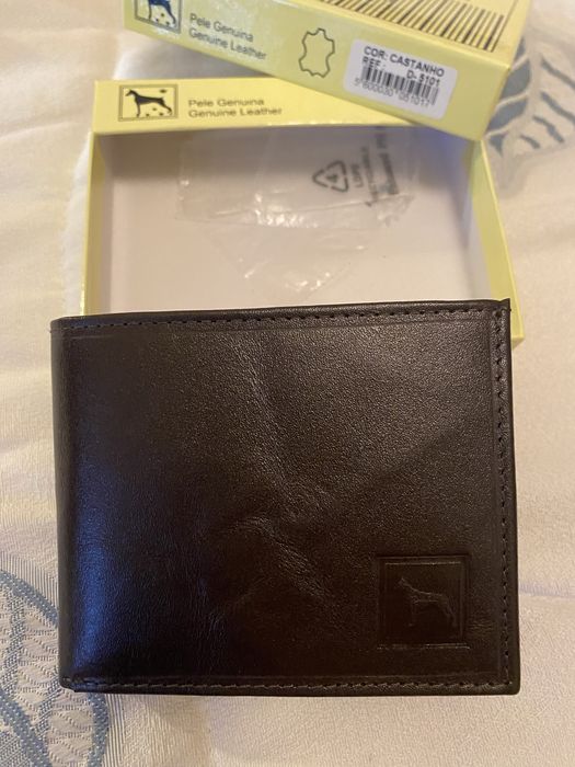 Carteira em pele Doggy nova