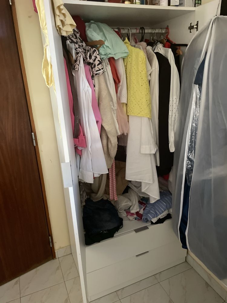 Guarda- roupa branco