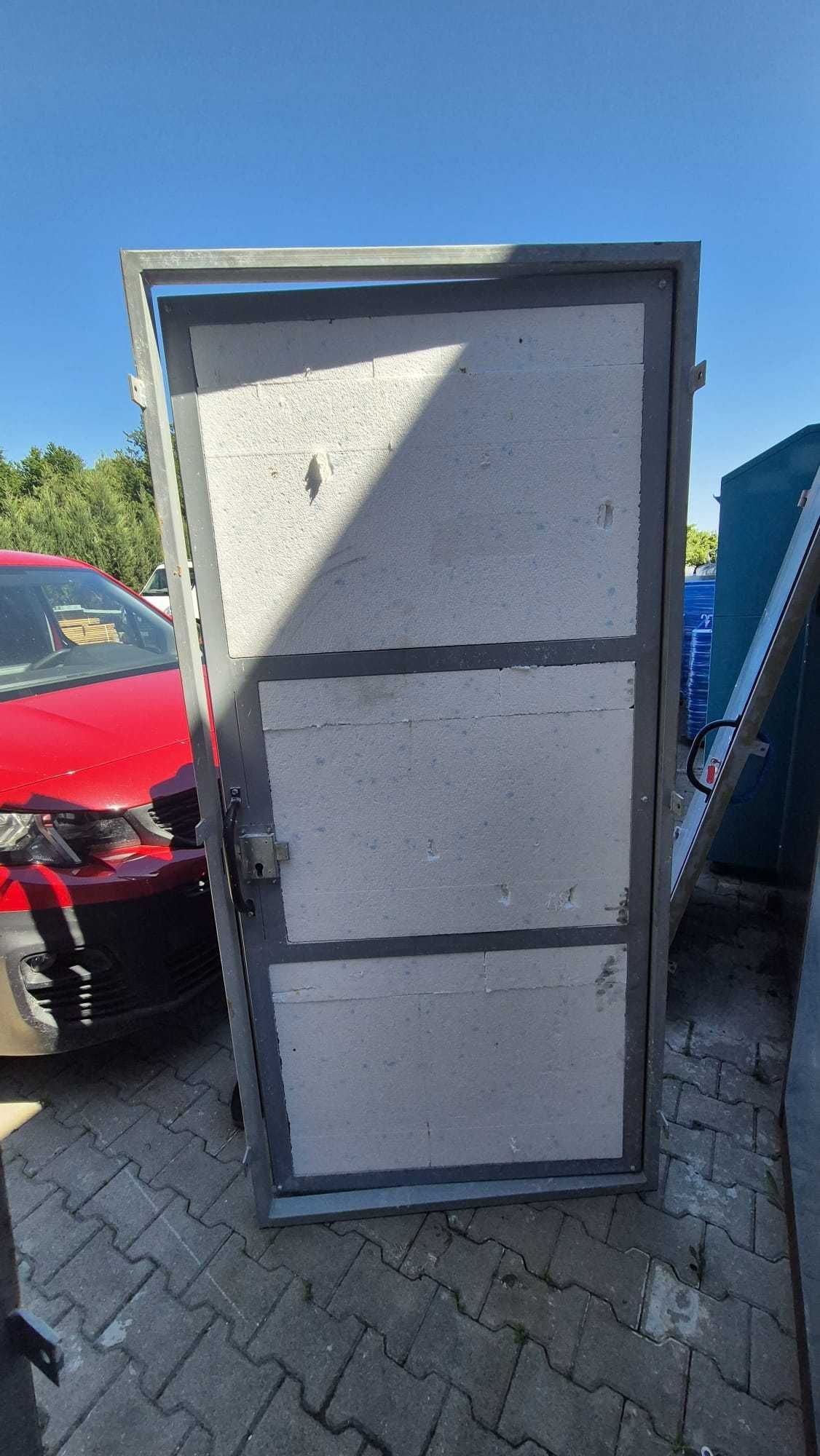 Drzwi stalowe metalowe techniczne solidne