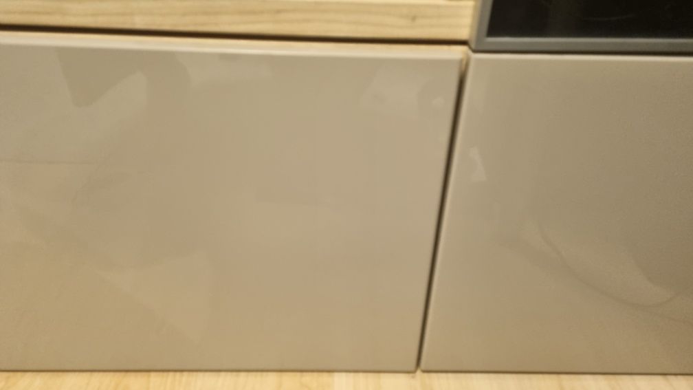 Ikea szafki wiszące Besta
