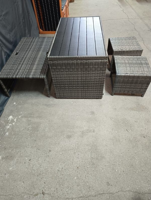 Dwu funkcyjny zestaw ogrodowy! Sofa + pufy + stół. Meble tarasowe